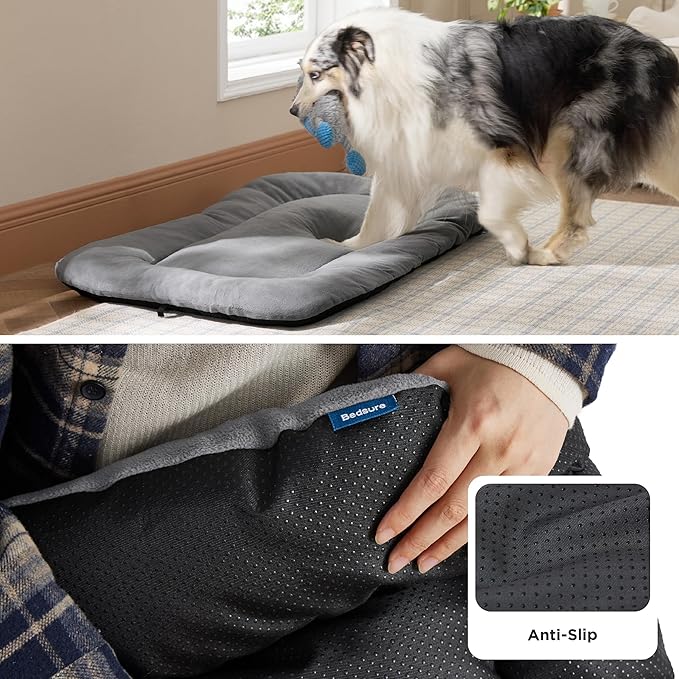 Bedsure Washable Dog Crate Pad for Medium Dogs, Anti-Slip Puppy Kennel Dog Bed for Crate - Ultra Soft Fleece Flat Thin Pet Mat (Not Chew Proof), Light Grey 29"x21"