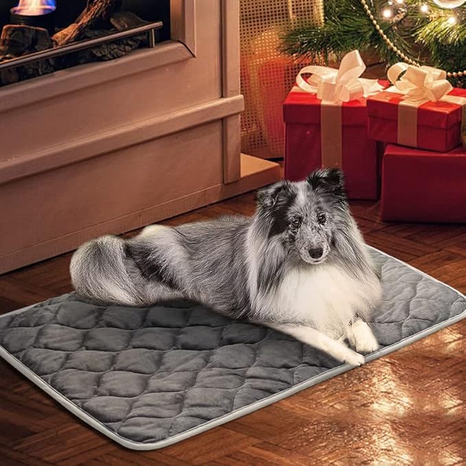ULIGOTA Self-Warming Cat Bed and Heating Mat - Thermal Pet Bed for Dogs and Cats - Crate Pad
