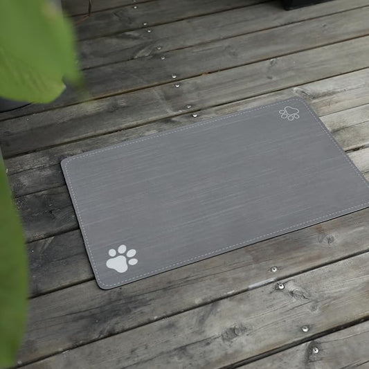 Le courant Cat & Dog Feeding Mat for Bowl-Pet Eating mat,Absorbent Non-Slip,Quick Dry Dog Water Bowl Dispenser Mat,Backing Pet Placemat for Messy Drinkers,Grey.Dog Paw-11.8x19.7 in