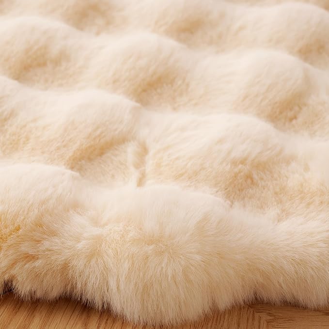 SHENGOCASE Pet Cushion Pad, Faux Fur Dog and Cat kneading Pillow, Cozy Bed Insert for Crate Pad Padding for Cage Kennel House Condo (27.6")