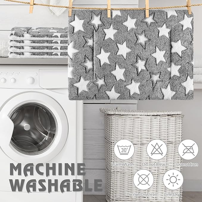 Haull 4 Pcs Waterproof Guinea Pig Bedding Winter Guinea Pig Bed Plush Cage Liners Soft Dog Cat Mat Reversible Winter Cozy Animal Pee Pad Hamster Bed Mat for Bunny(Black White Star,13 x 18.5 Inch)